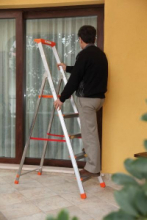 (EN927) SCALA PER LA CASA O MAGAZZINO ALTEZZA PIANEROTTOLO 151 CM , 7 GRADINI